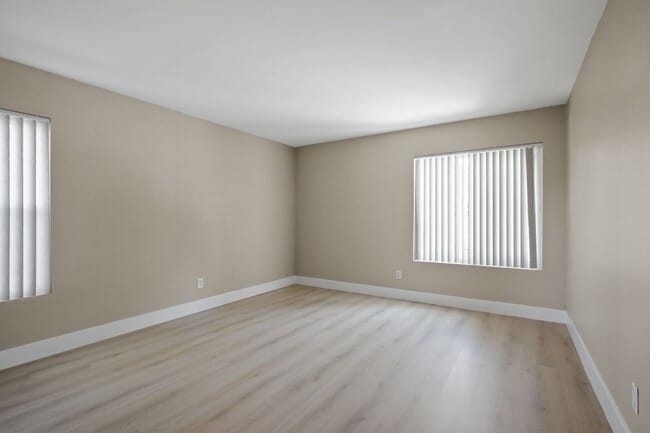 Building Photo - 23732 Hillhurst Dr