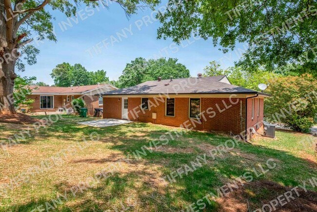 Building Photo - 800 Tilden Rd