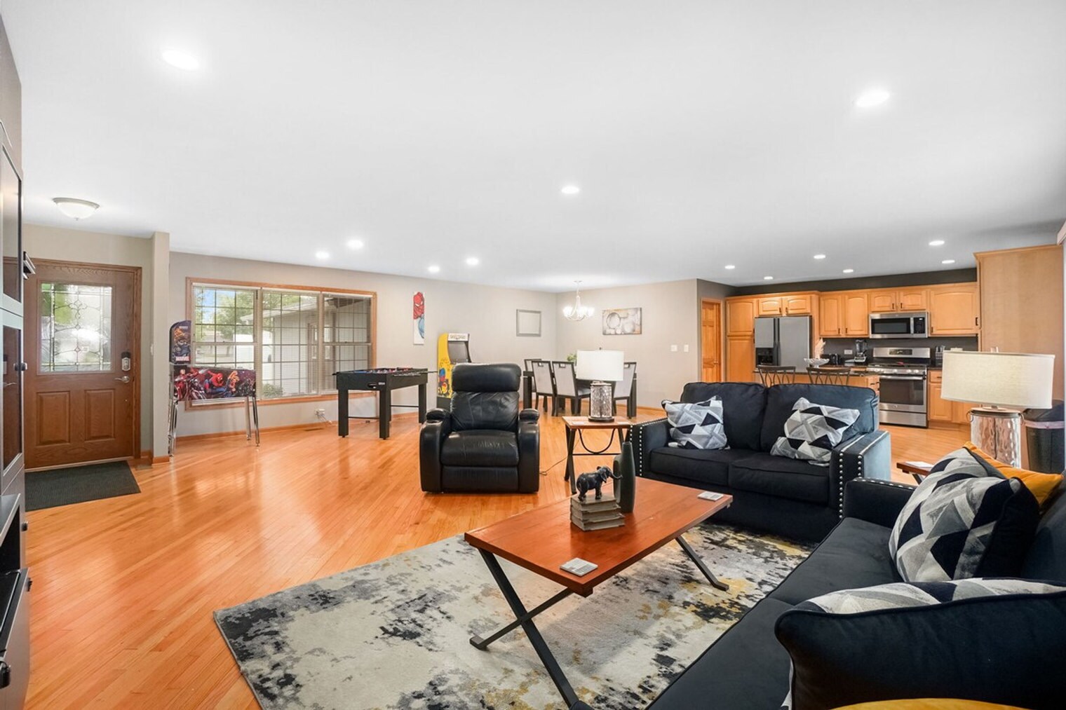 Building Photo - 255 Banbury Ave