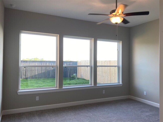 Building Photo - 343 Jolly Ginger Dr