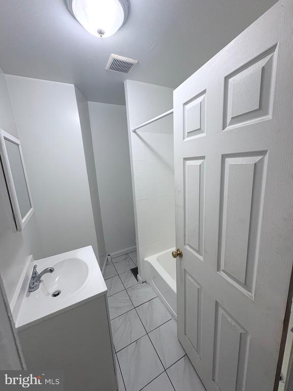 Building Photo - 1518 S Marston St