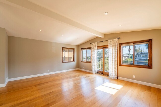 Building Photo - Beautiful Manhattan Beach Rental Home!