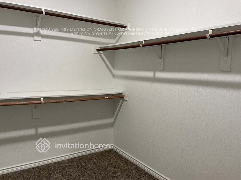 Building Photo - 753 Jamestown Ln