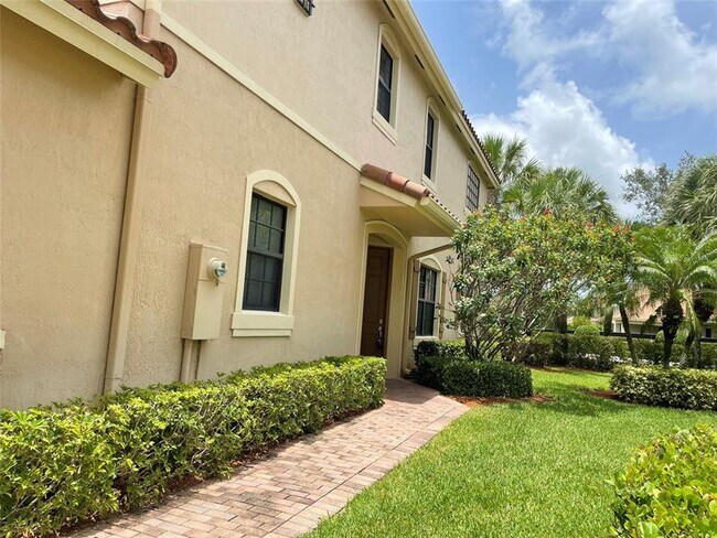 Building Photo - 10845 NW 74th Dr