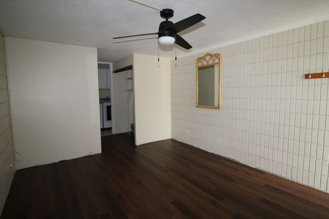 Building Photo - Live Just Steps from the Beach – 1BR at Mo...