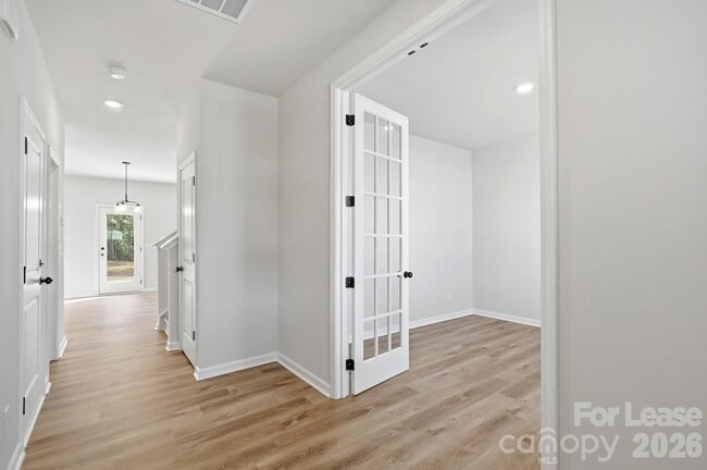 Building Photo - 3031 Breslin St