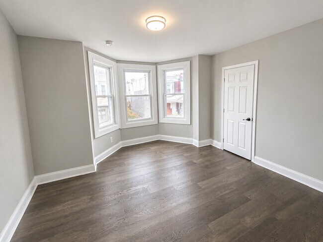 Building Photo - 347 N Robinson St