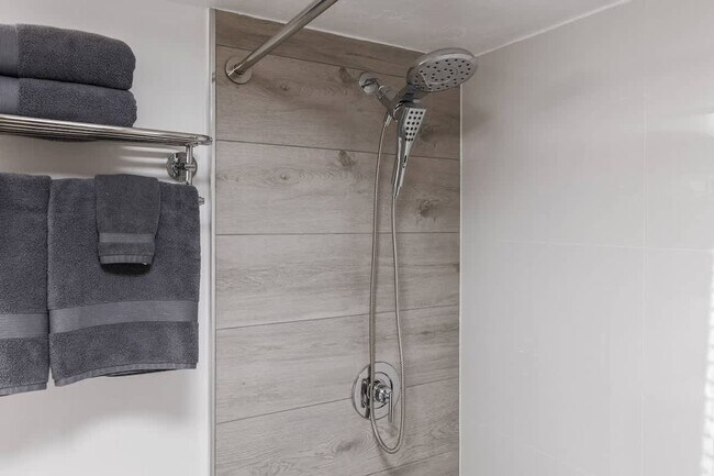 Building Photo - 2360 SW Archer Rd