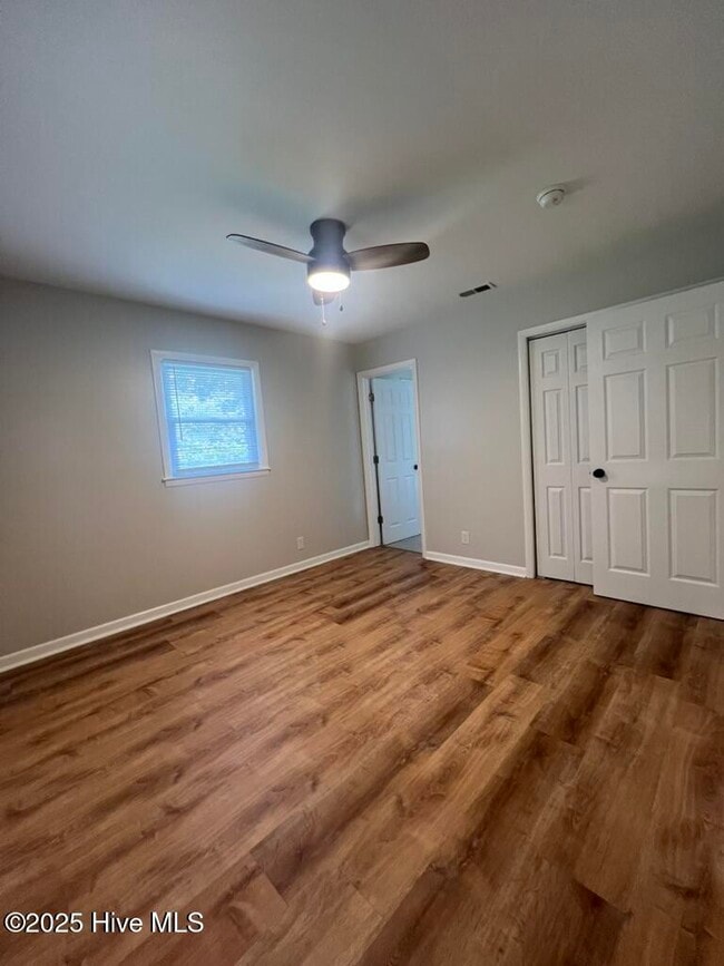 Building Photo - 10501 NC-211
