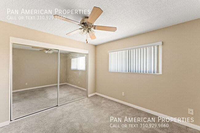 Building Photo - 15443 Van Buren St