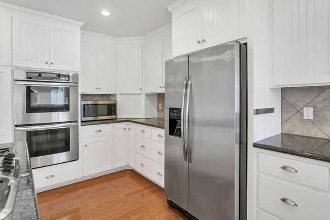 Building Photo - Beautiful detached home in Pacific Beach! ...