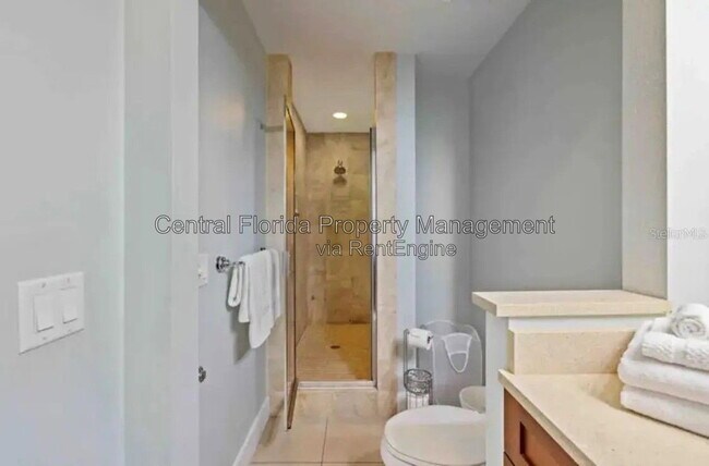 Building Photo - 2223 Amherst Ave