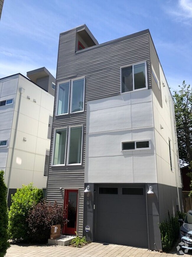 Building Photo - Leschi Townhome