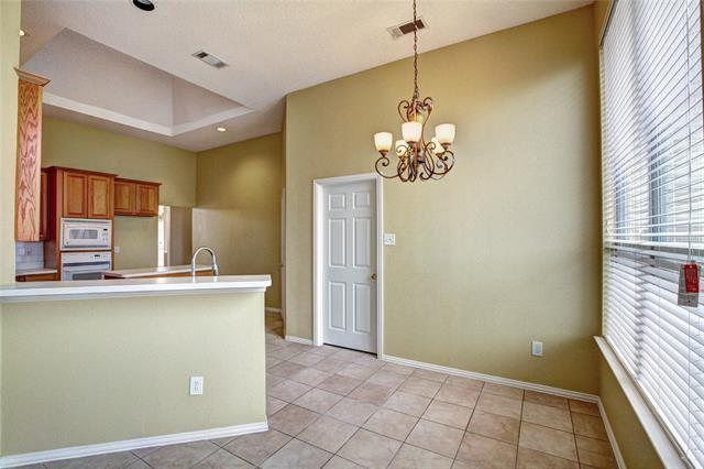 Building Photo - 2120 Los Rios Blvd