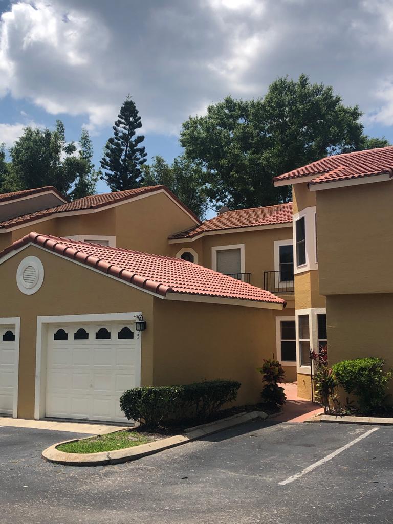 Building Photo - 755 Cove Way