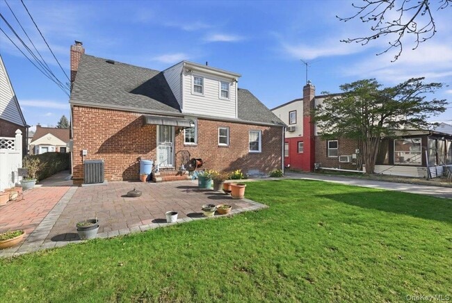 Building Photo - 18 Durham Rd