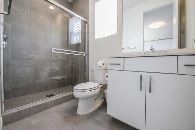 Building Photo - Luxury Living in Inspirada’s Gated Escala Community!