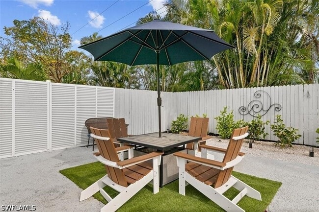 Building Photo - 717 95th Ave N