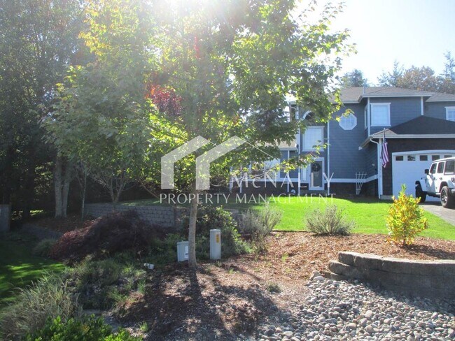 Building Photo - Modern 3-Bedroom, 2.5 Bath Home in a Point Richmond Ridge Cul-de-Sac