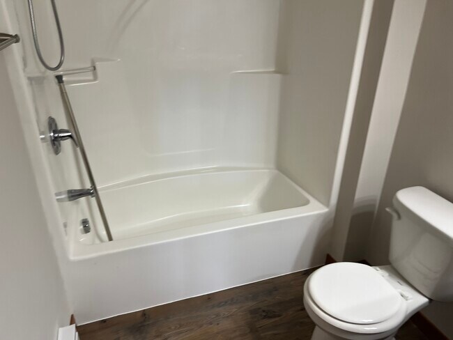 Building Photo - 1249 Salem Dr