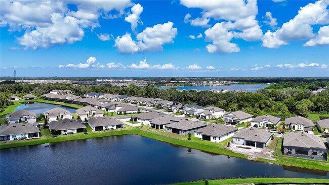 Building Photo - 5559 Trevesta Pl