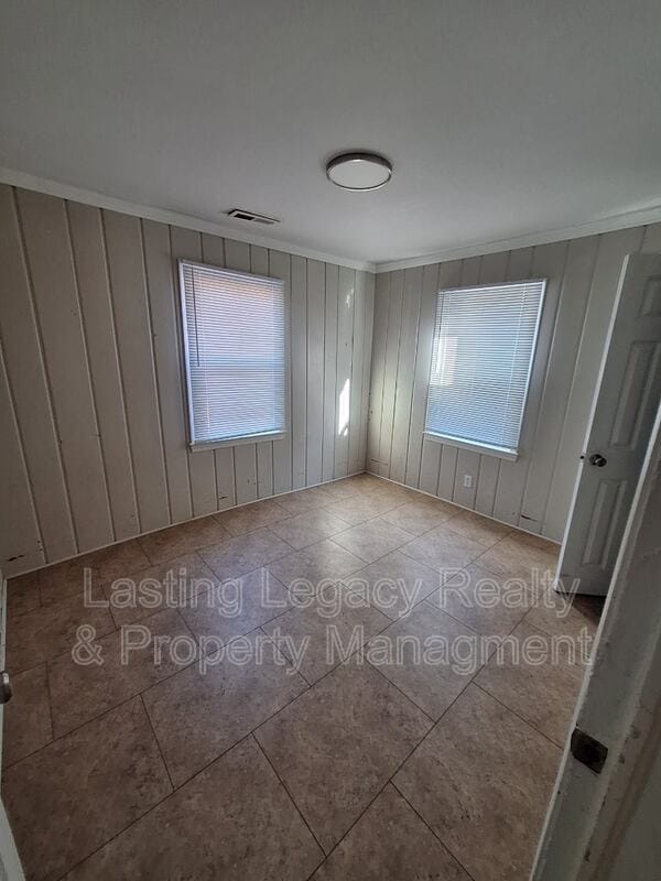 Building Photo - 4221 Glenn Hi Rd