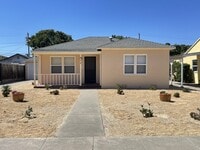 Building Photo - Charming Southside Home on Huge Lot!