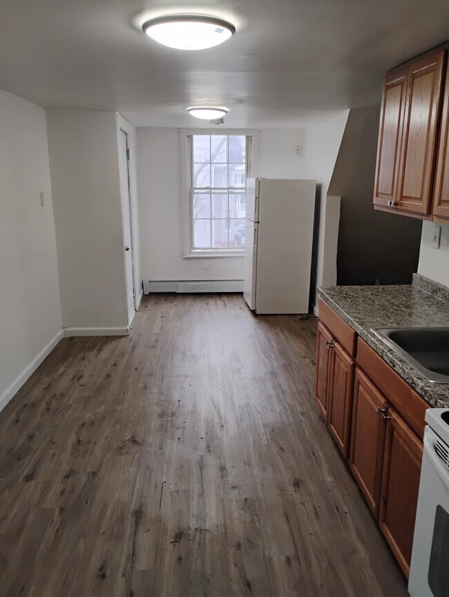 Building Photo - 150 Chestnut Ave