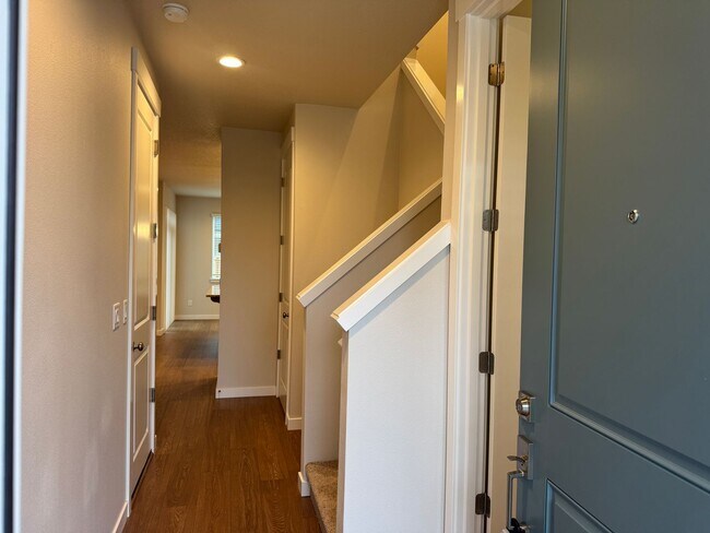 Building Photo - Spacious 3 Bedroom – Move-In Ready Brand n...