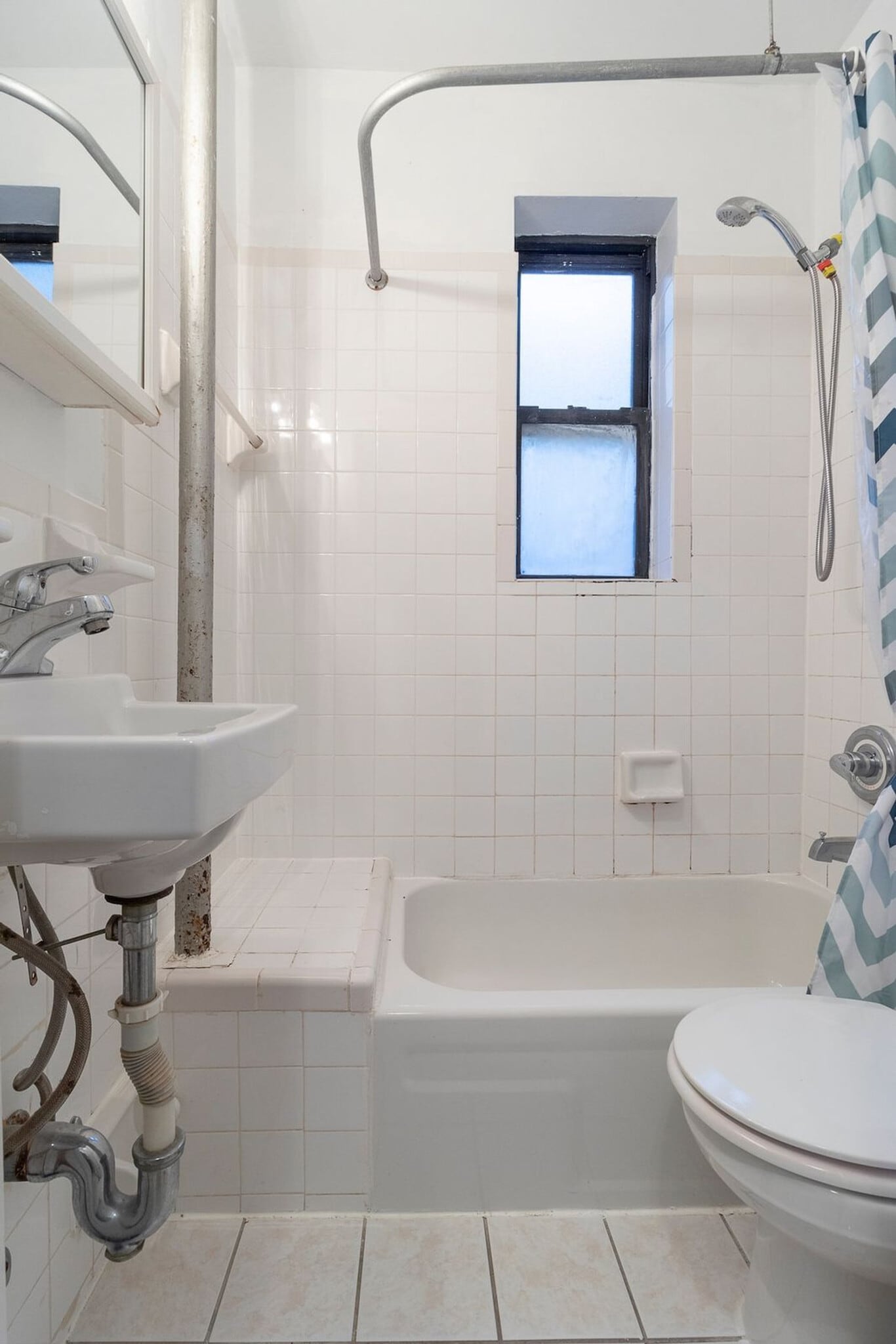 Building Photo - 1794 1st Ave