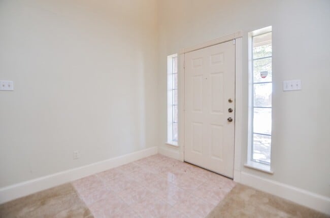 Building Photo - 21210 Woodland Green Dr