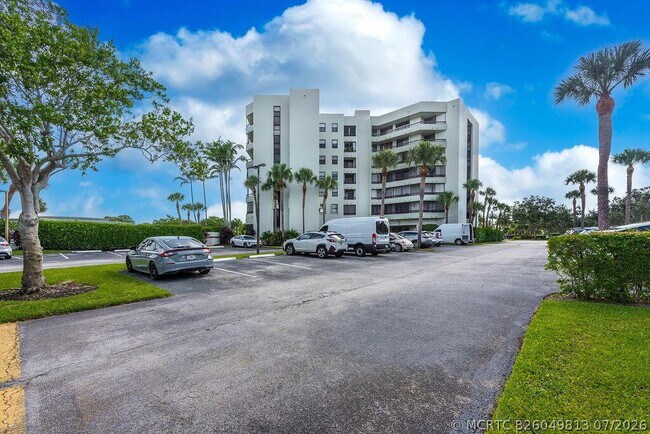 Building Photo - 6463 La Costa Dr