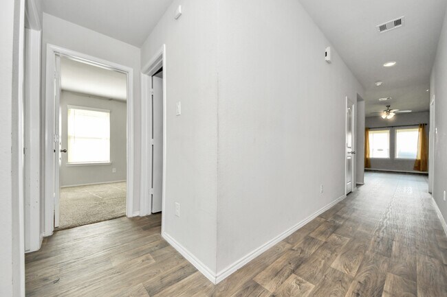Building Photo - 23431 Harrow Fld Ln