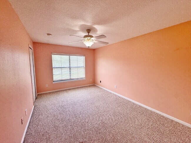 Building Photo - Paloma 2BR/2.5BA Townhome!