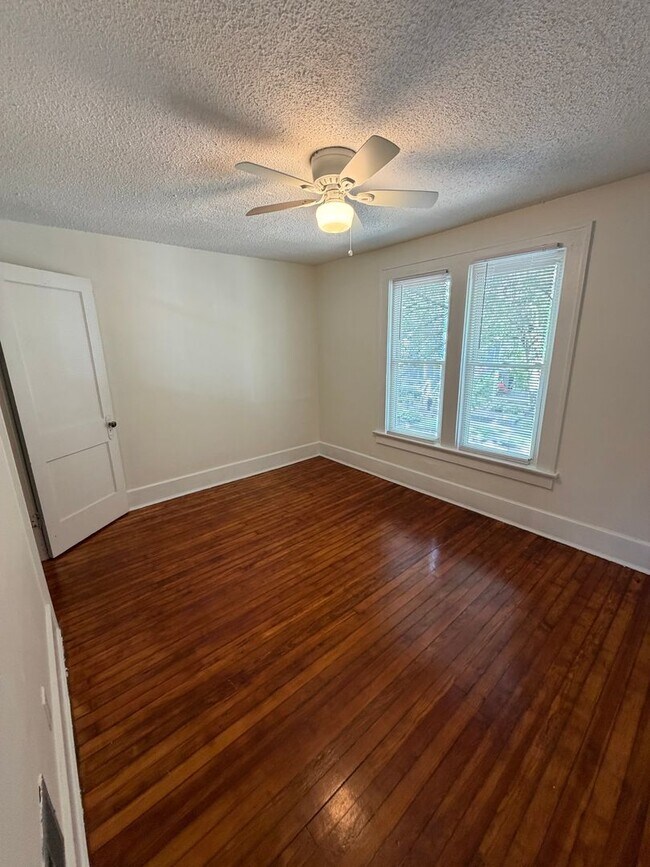 Building Photo - Charming 2 Bed, 2 Bath Home Near German Vi...