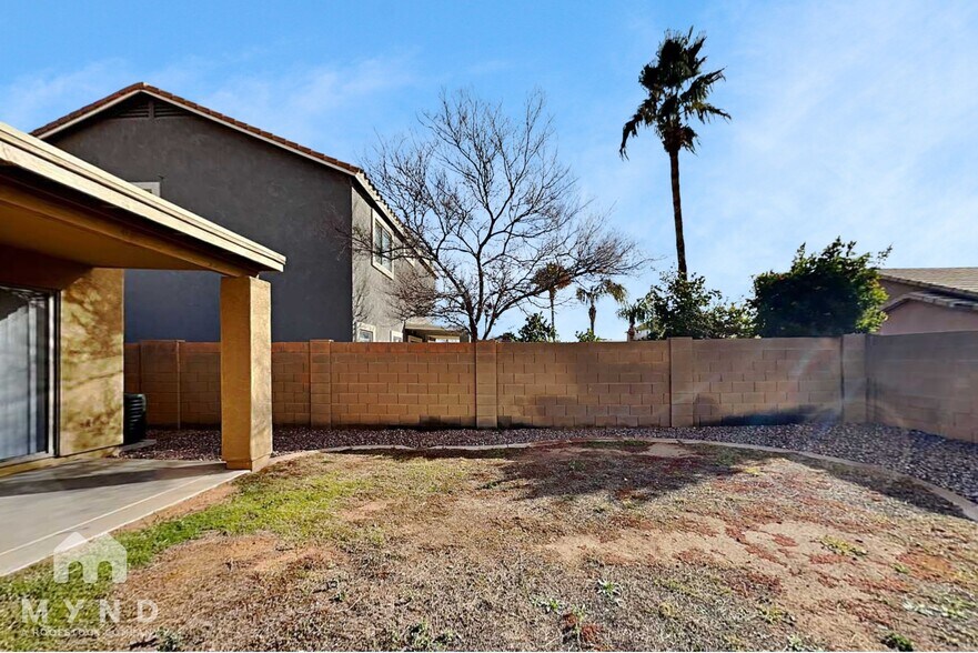 Building Photo - 15219 W Shaw Butte Dr