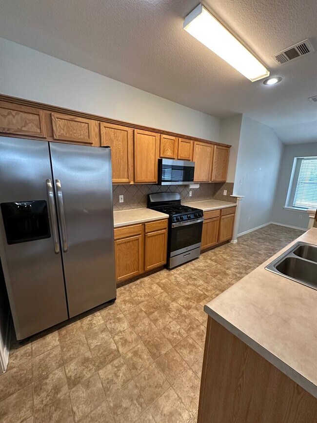Building Photo - 3776 Castle Rock Dr