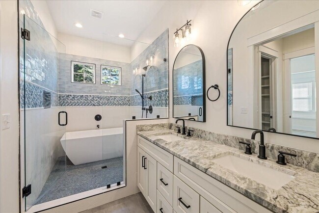 Building Photo - 4028 Poets Trl