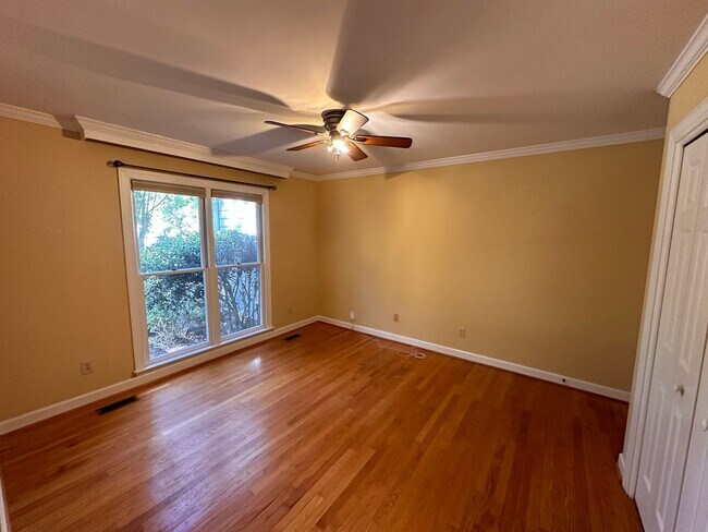 Building Photo - **West Durham 5bd / 3.5ba Oasis**