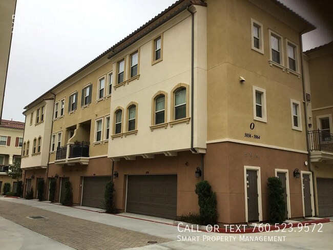 Building Photo - 5060 Paramount Dr