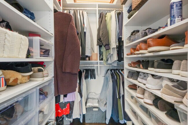 Building Photo - 1621 N Humboldt Blvd