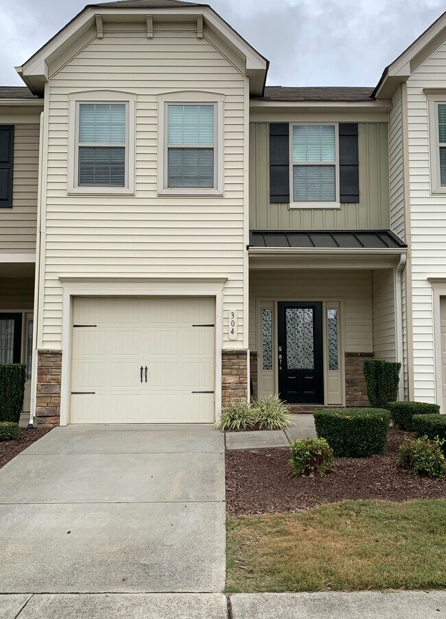 Primary Photo - 304 Leighann Ridge Ln