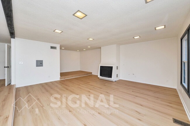 Building Photo - 432 Argonne Dr NE