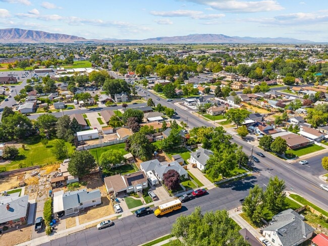 Building Photo - The One Spanish Fork Rental You Don't Want to Miss"