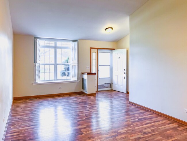 Building Photo - 1320 Darnell Dr