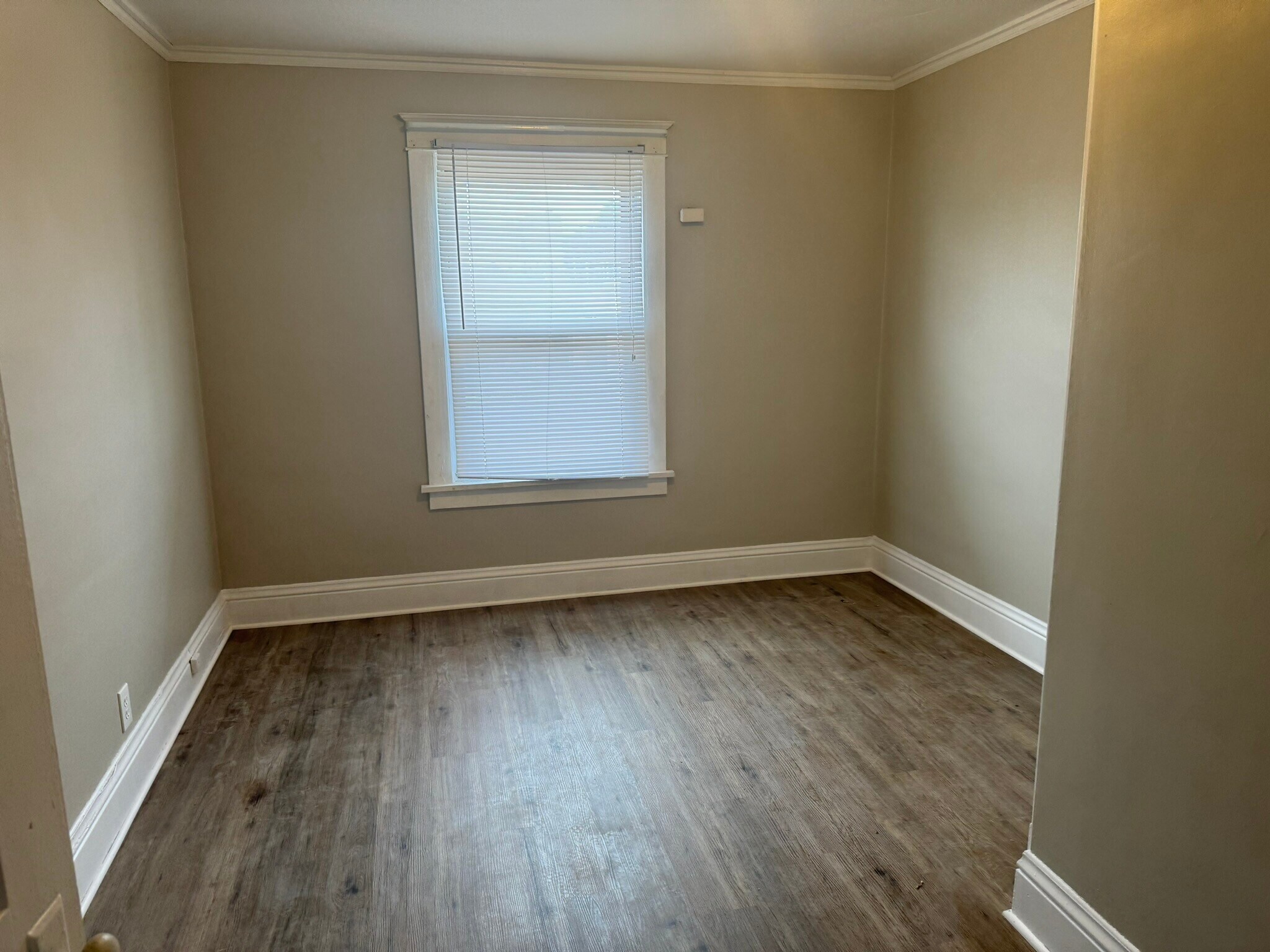 Building Photo - 711 16th St