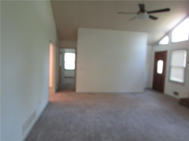 Building Photo - 412 Hickory Walk