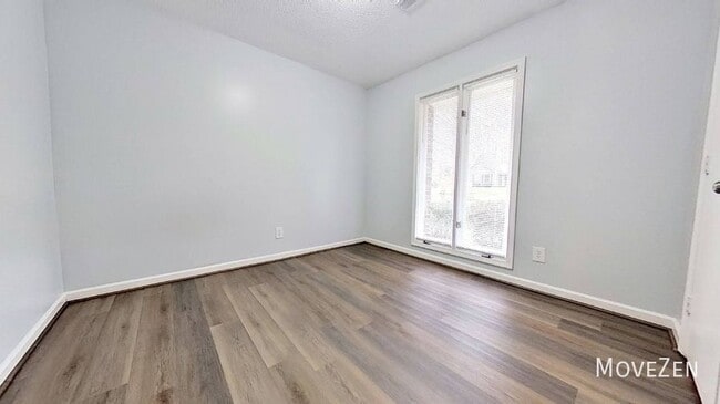 Building Photo - 3004 Bardwell Rd