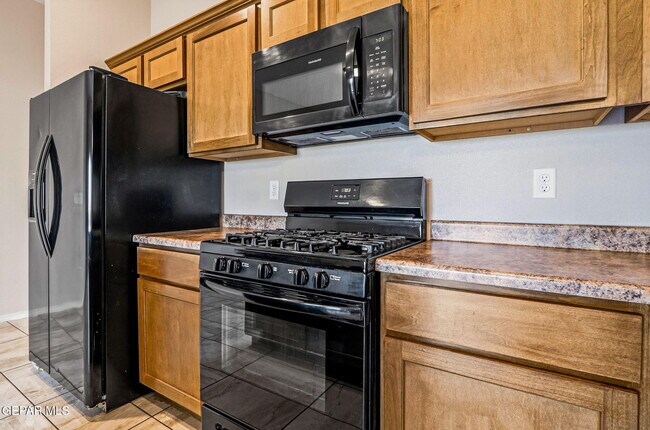 Building Photo - 714 HC Gilbert Minjares Dr