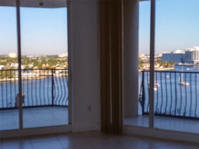 Building Photo - 100 S Birch Rd